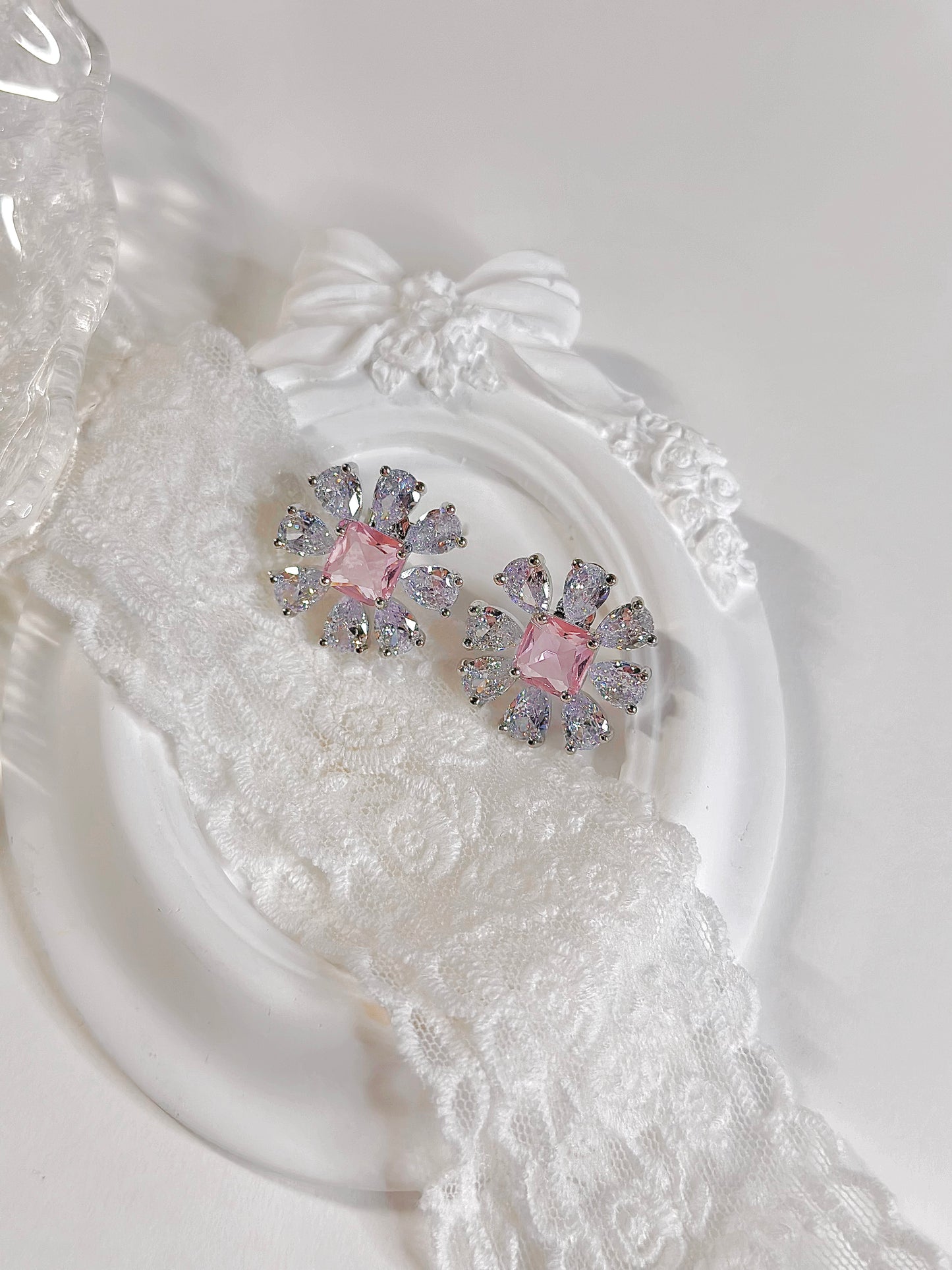 Pink Vintage Daisy Stud Earrings