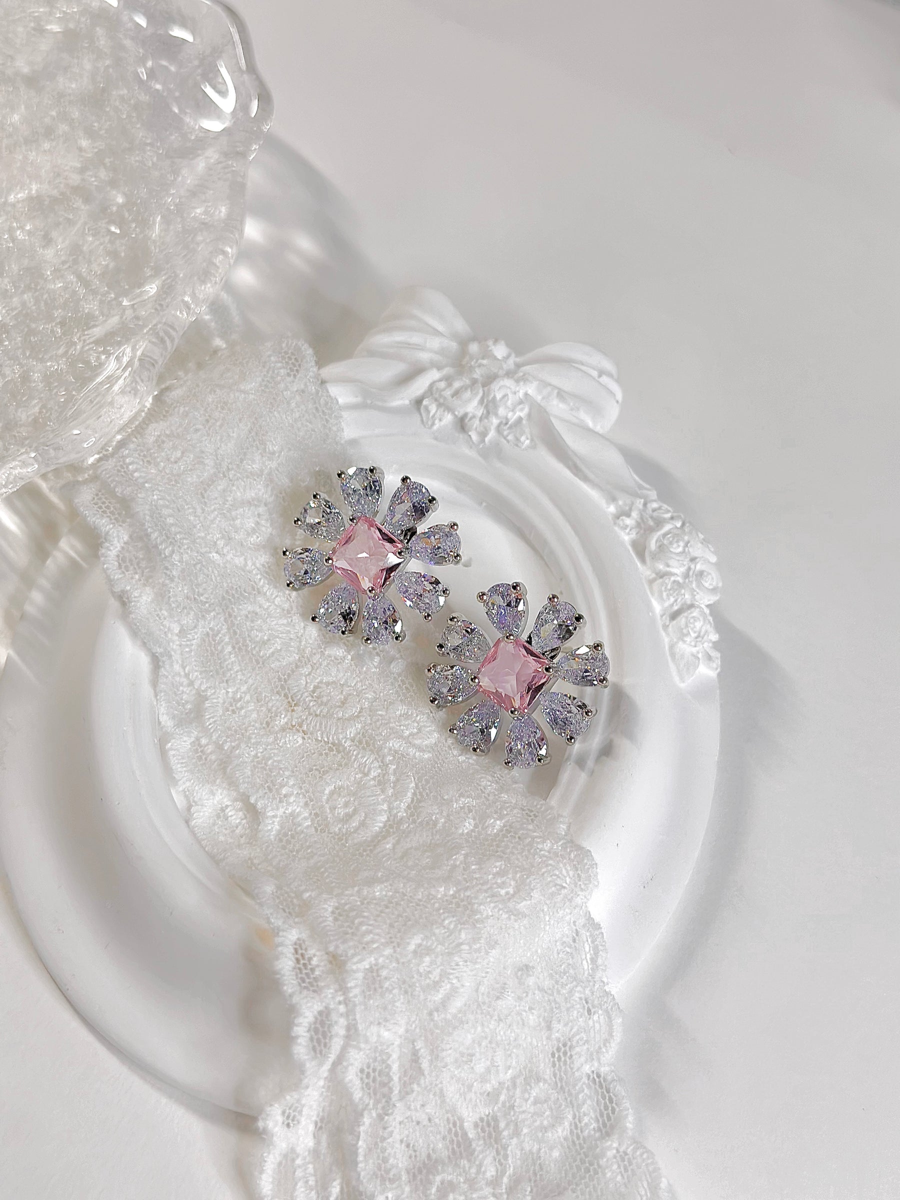 Pink Vintage Daisy Stud Earrings