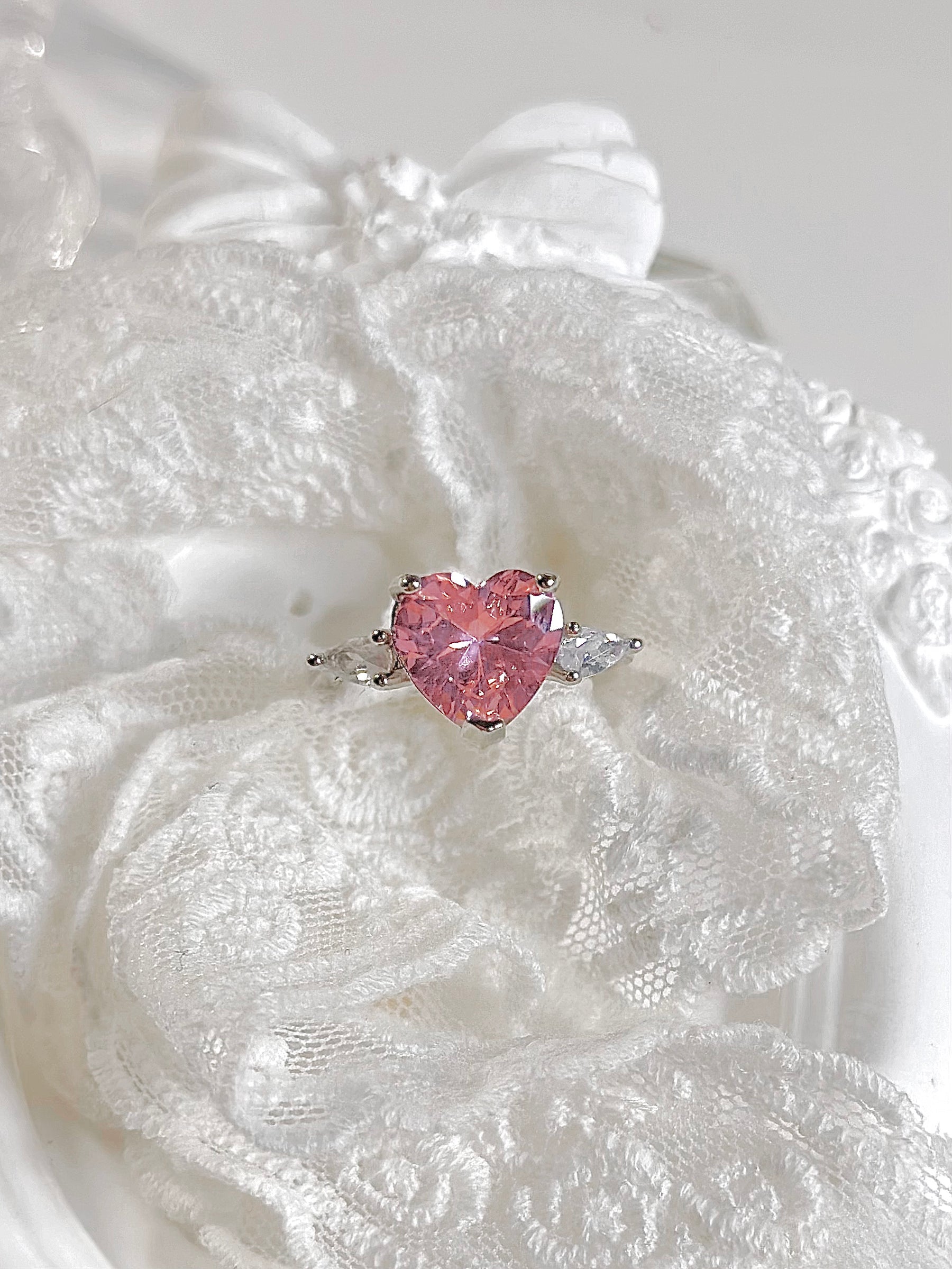 Luxury Vintage Pink Heart Ring V2