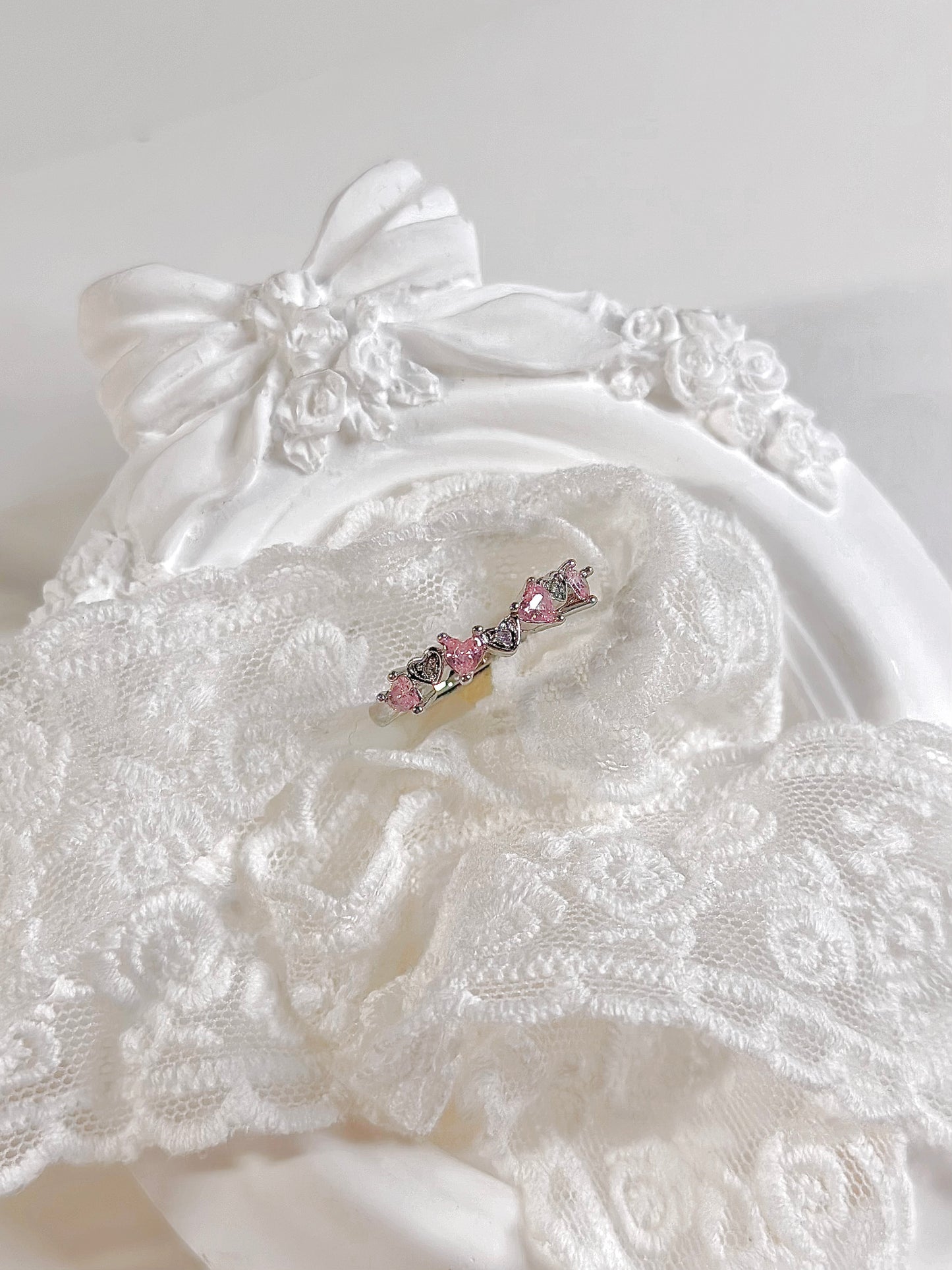 Luxury Vintage Pink/White Heart Ring