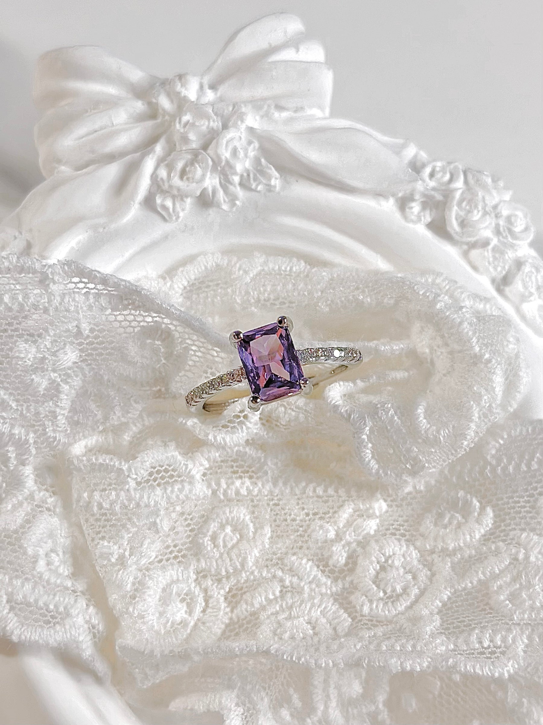 Minimalist Geometric Vintage Purple Ring