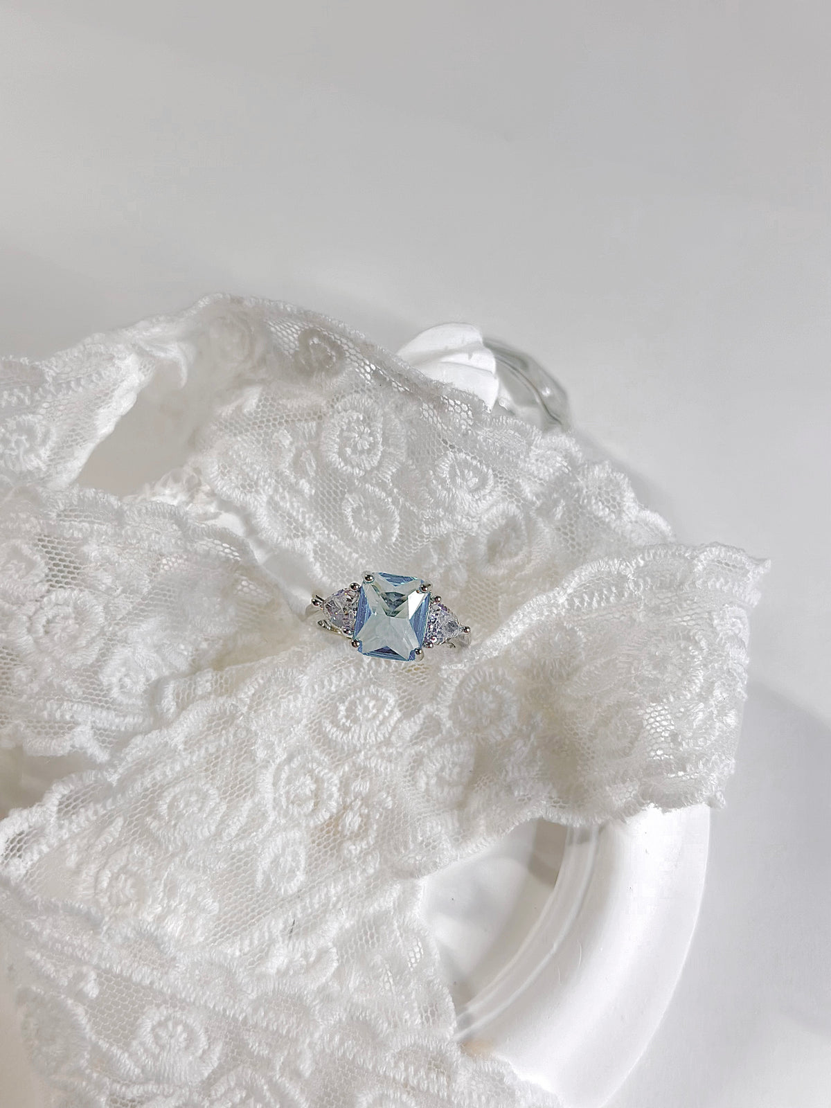 Luxury Vintage Blue Ring