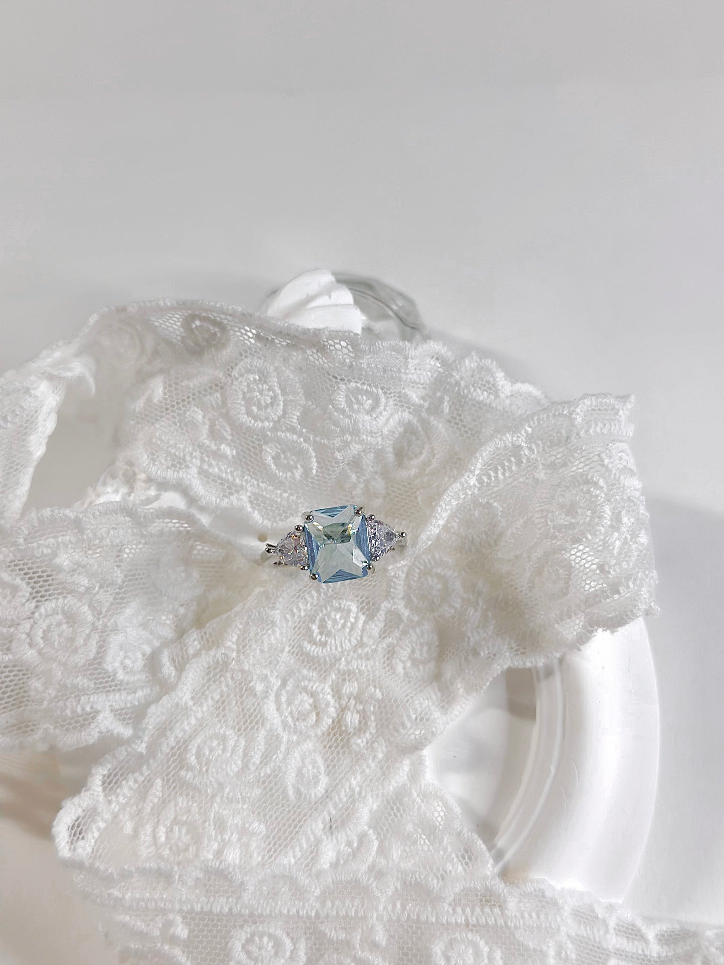 Luxury Vintage Blue Ring