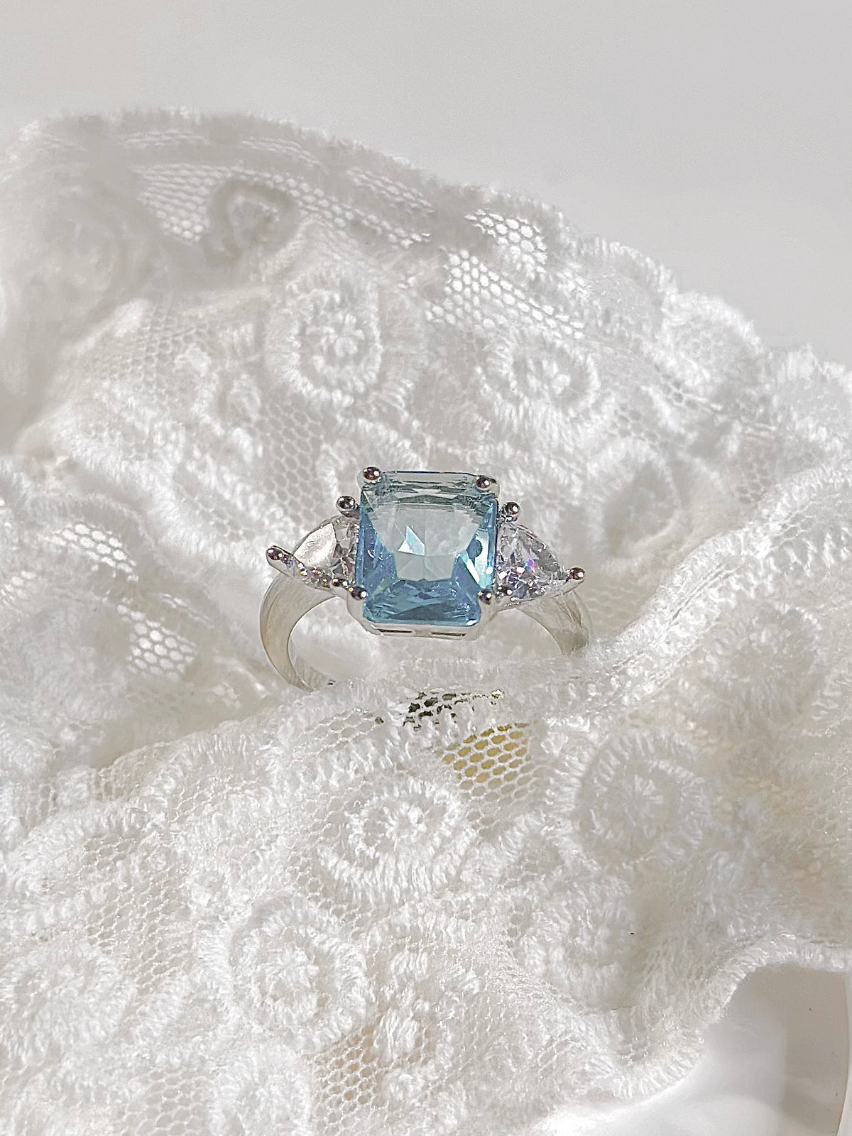 Luxury Vintage Blue Ring