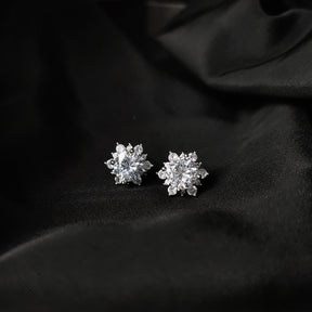 Vintage Snow Stud Earrings