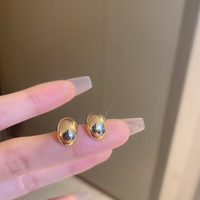 Vintage Gold Minimalist Stud Earrings