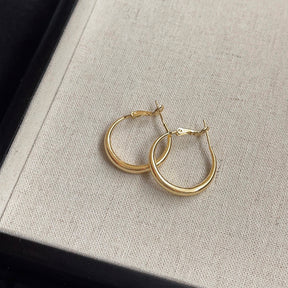 Gold Minimalist Circle Earrings