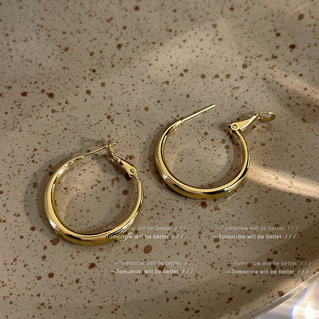 Gold Minimalist Circle Earrings