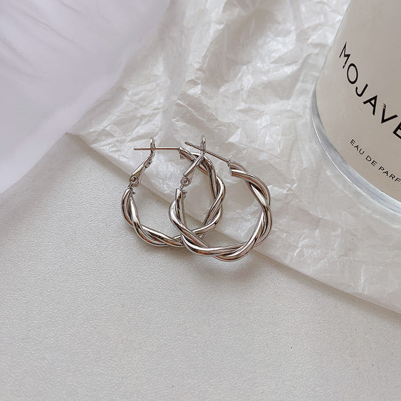 Silver Minimalist Circle Earrings