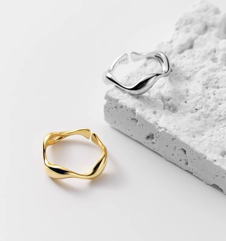 Minimalist Wave Ring